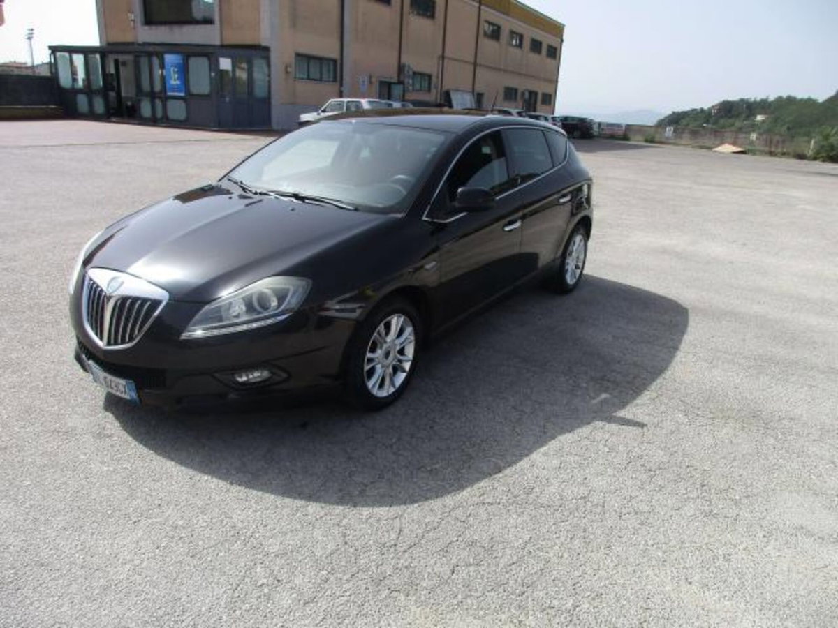 Lancia Delta 1.6 MJT DPF Oro (2)