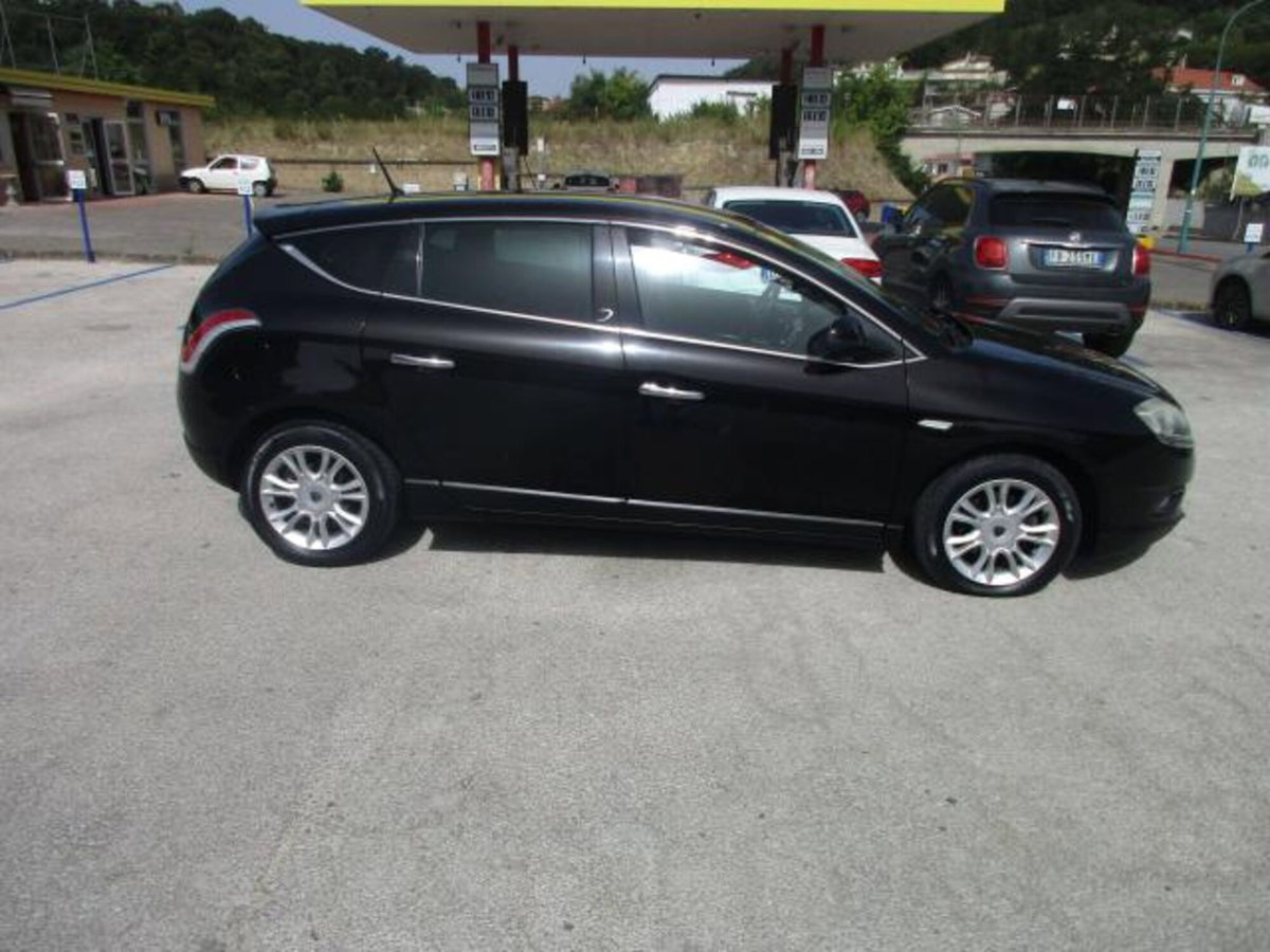 Lancia Delta 1.6 MJT DPF Oro (3)