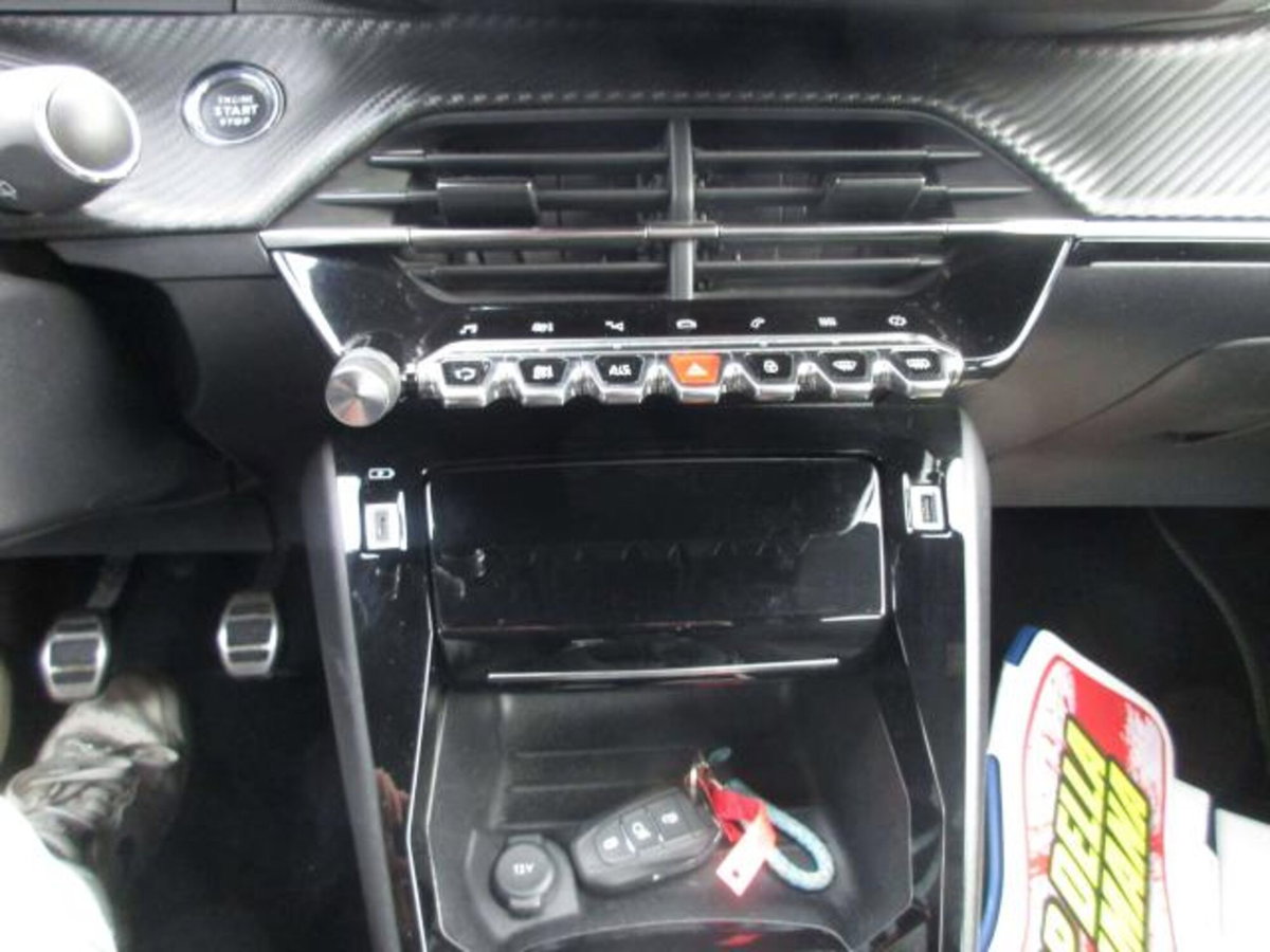 Peugeot 2008 1.2 puretech Active s&s 100cv (11)