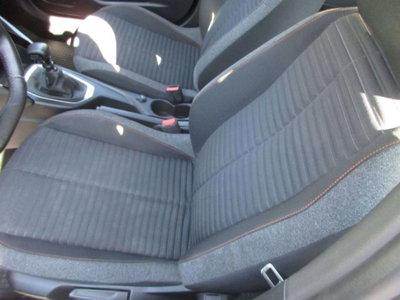 Peugeot 2008 1.2 puretech Active s&s 100cv (7)
