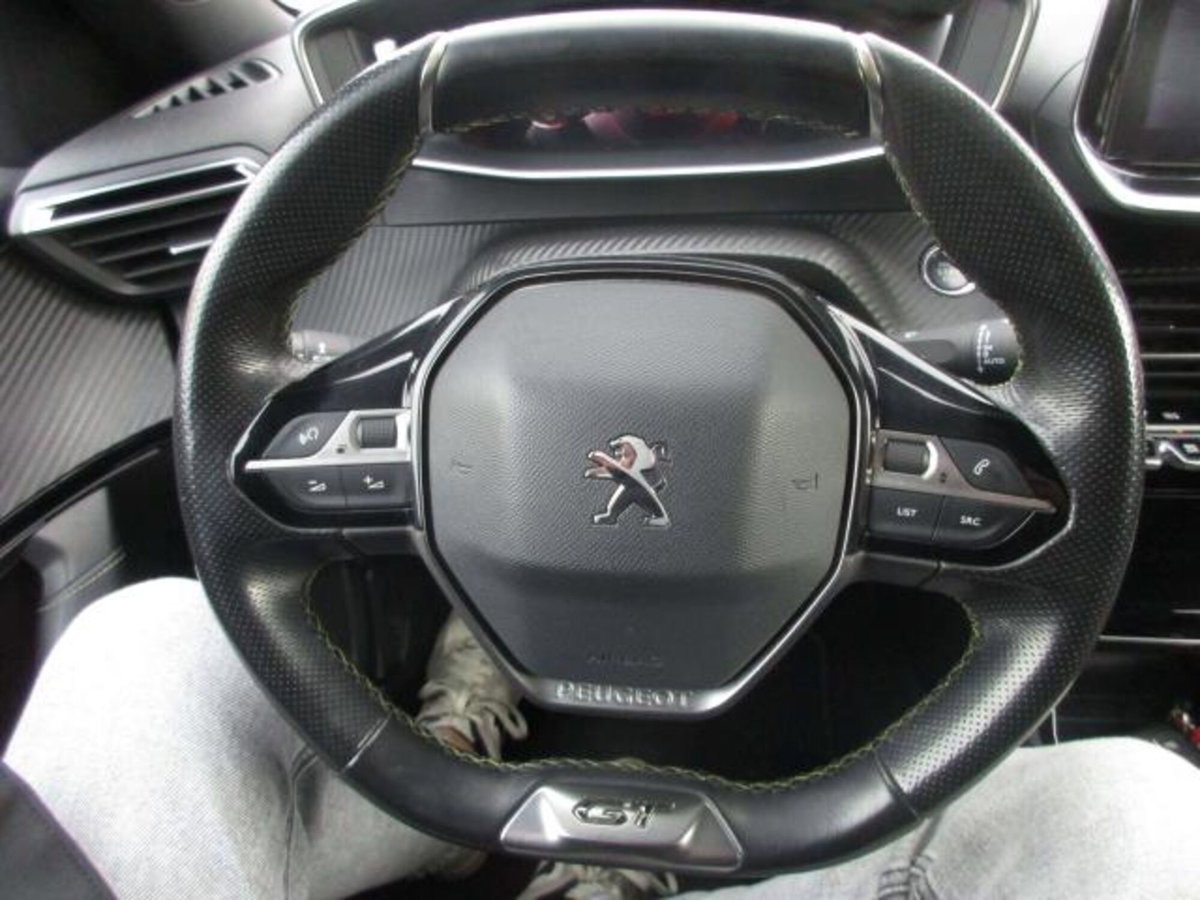 Peugeot 2008 1.2 puretech Active s&s 100cv (9)