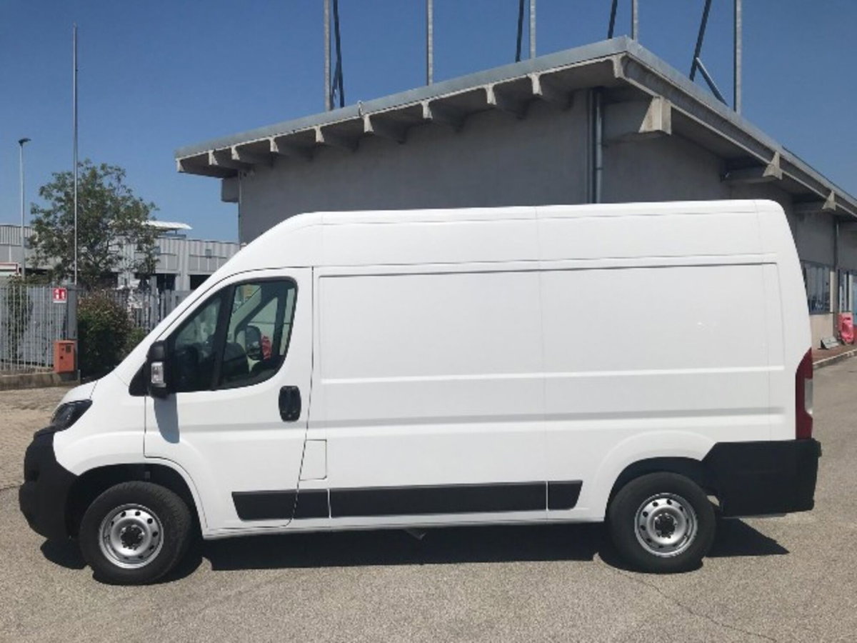 Fiat Ducato Furgone Vetrato 33 MH2 2.2 mjt3 140cv  serie 8 (3)