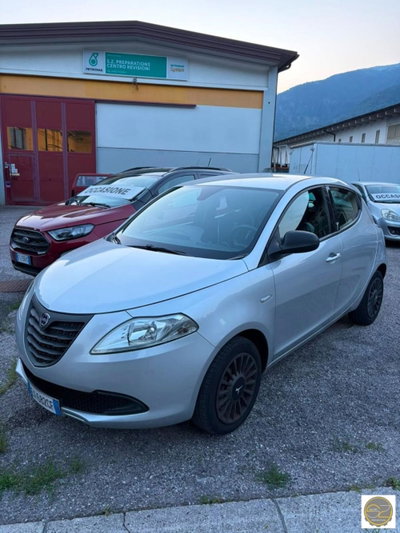 Lancia Ypsilon 1.2 69 CV 5 porte Silver usata