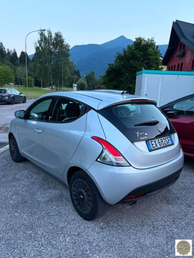 Lancia Ypsilon 1.2 69 CV 5 porte Silver (2)