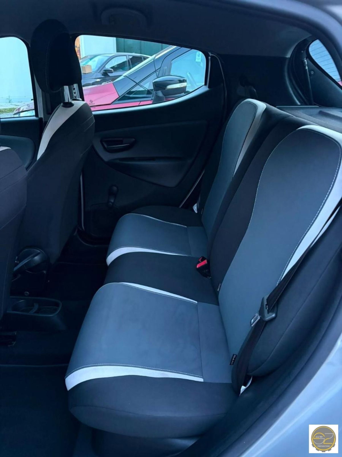 Lancia Ypsilon 1.2 69 CV 5 porte Silver (4)