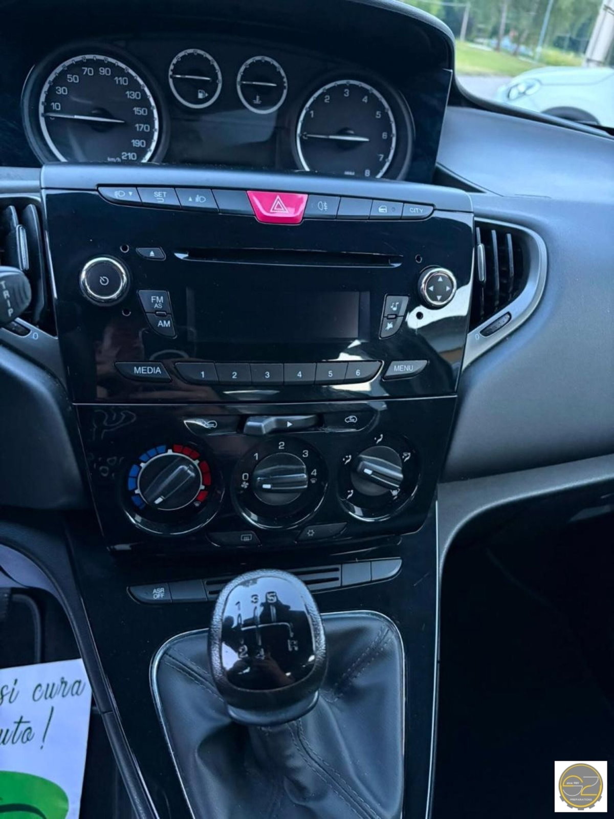 Lancia Ypsilon 1.2 69 CV 5 porte Silver (6)
