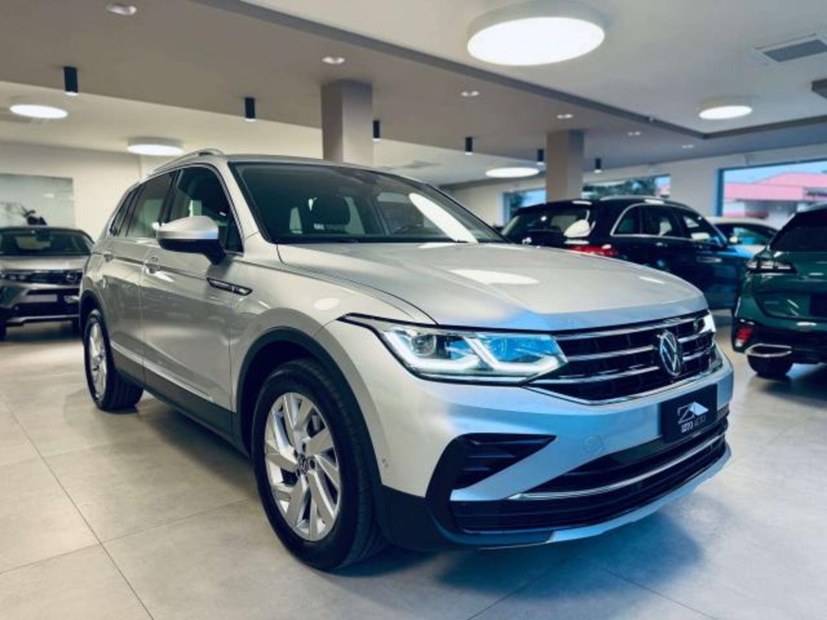 Volkswagen Tiguan 2.0 tdi Elegance 150cv dsg (3)