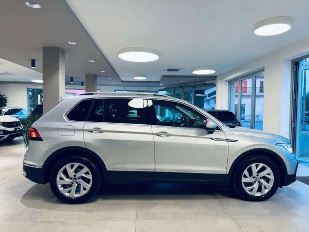 Volkswagen Tiguan 2.0 tdi Elegance 150cv dsg (4)