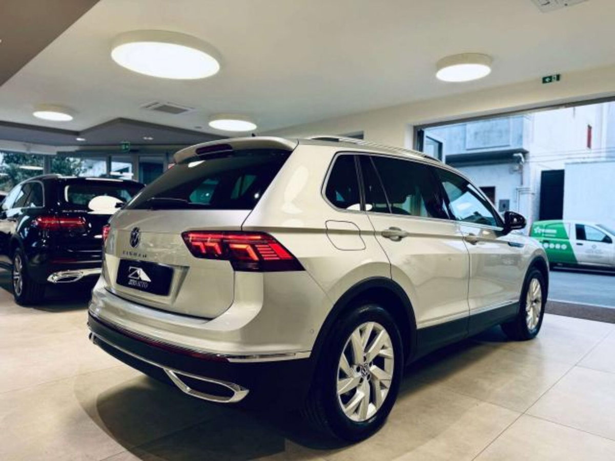 Volkswagen Tiguan 2.0 tdi Elegance 150cv dsg (5)