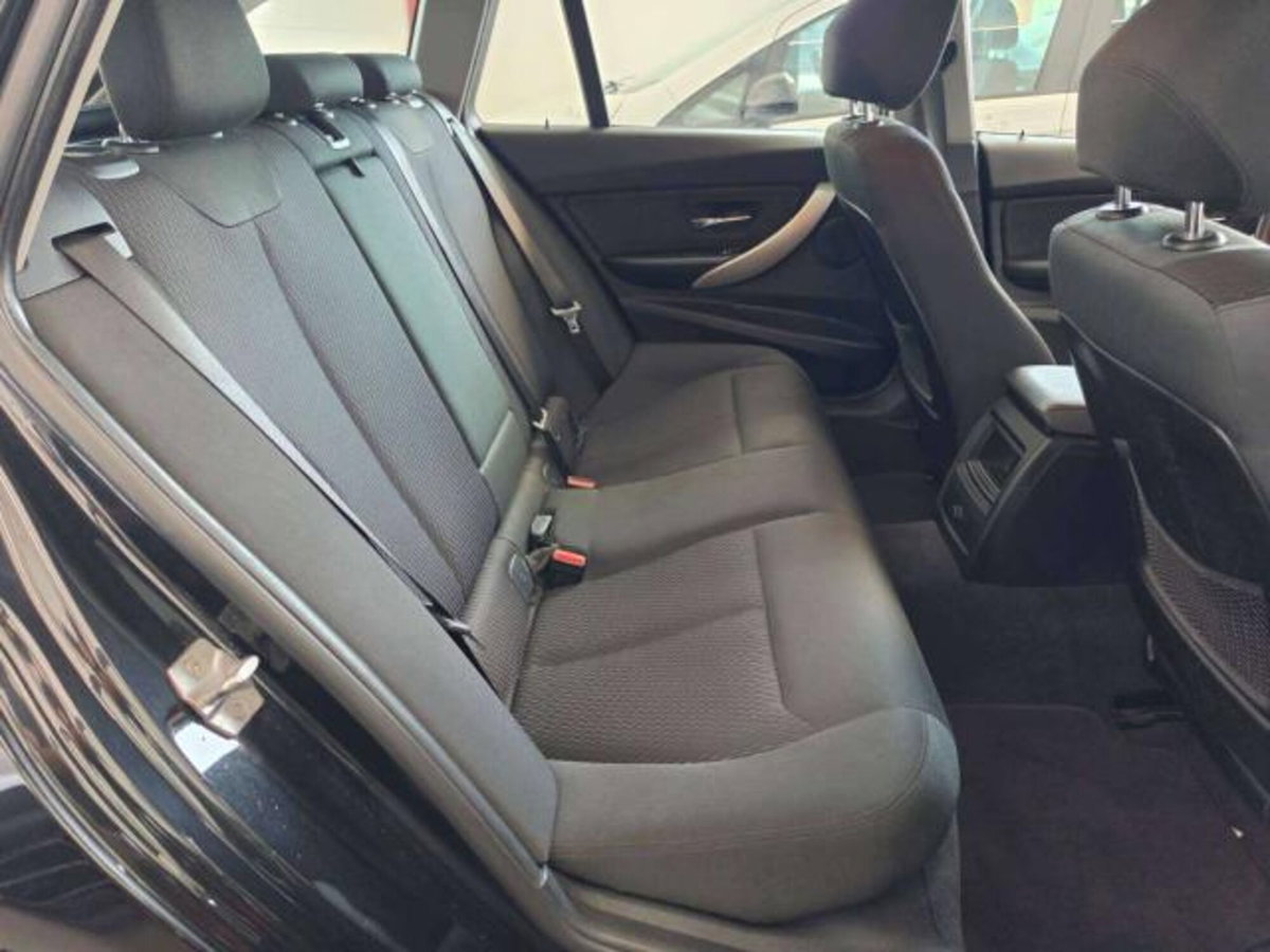 BMW Serie 3 Touring 318d  Business Advantage (12)