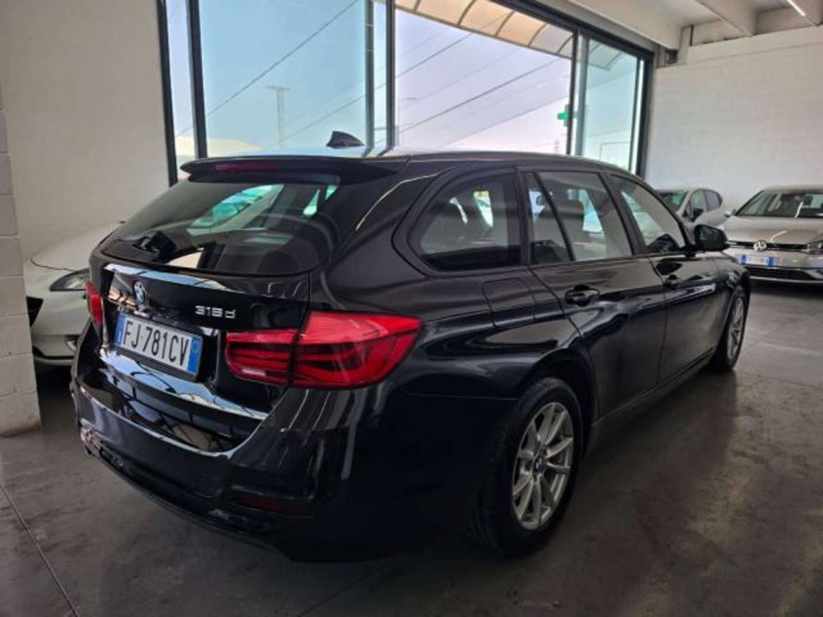 BMW Serie 3 Touring 318d  Business Advantage (5)