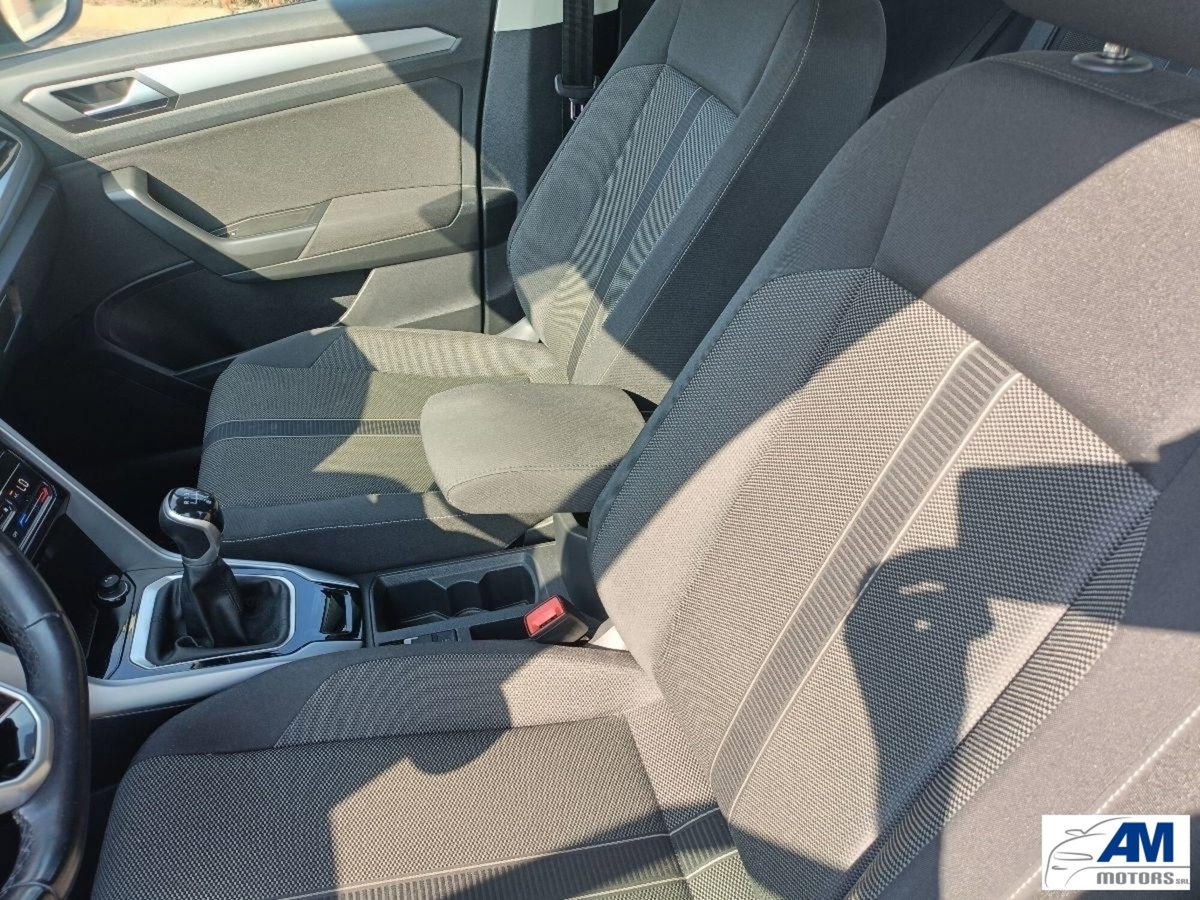 Volkswagen T-Roc 2.0 tdi Edition 115cv (10)