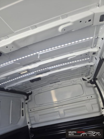 Nissan Primastar Furgone van 27 2.0 dci 130cv S&S L1H1 Visia (19)
