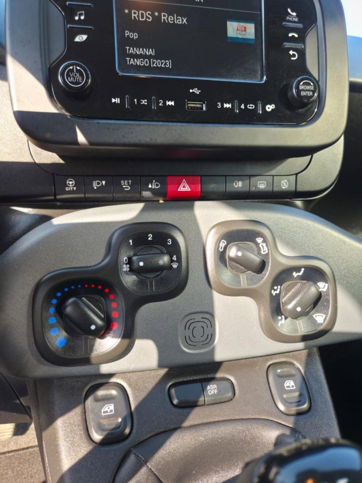 Fiat Panda 1.0 FireFly S&S Hybrid City Cross (11)