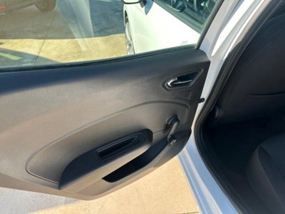 Renault Clio Blue dCi 100 CV 5 porte Business (9)