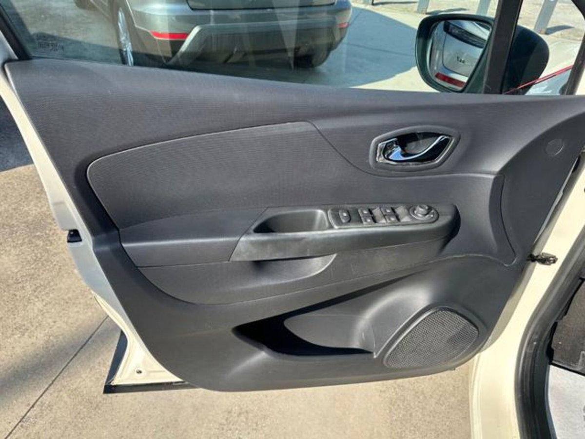 Renault Captur 1.5 dCi 8V 90 CV Start&Stop Wave (17)