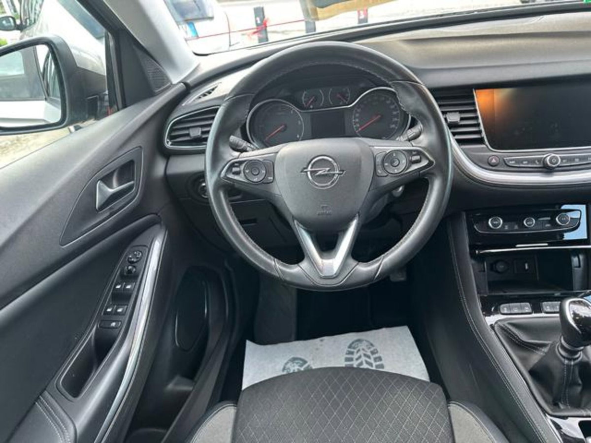 Opel Grandland X 1.5 diesel Ecotec Start&Stop Innovation (13)