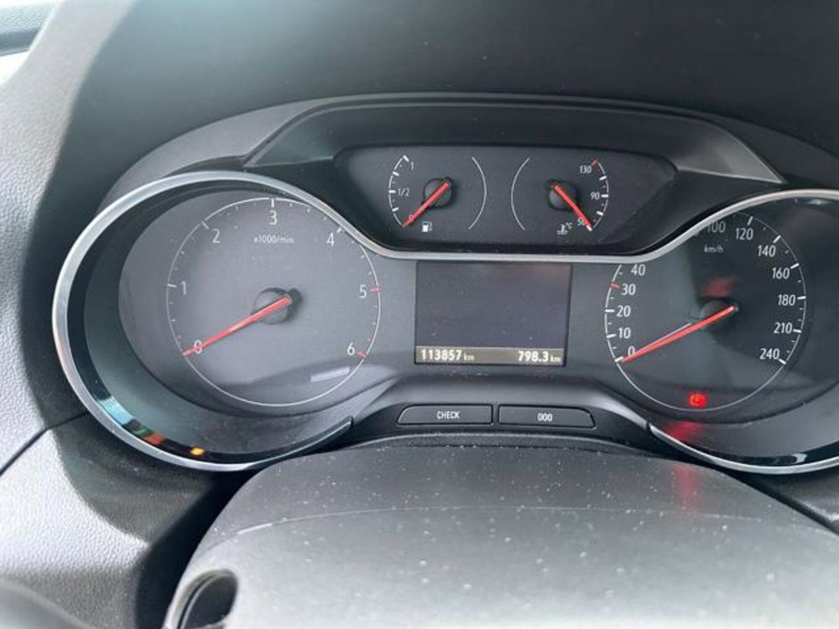 Opel Grandland X 1.5 diesel Ecotec Start&Stop Innovation (18)