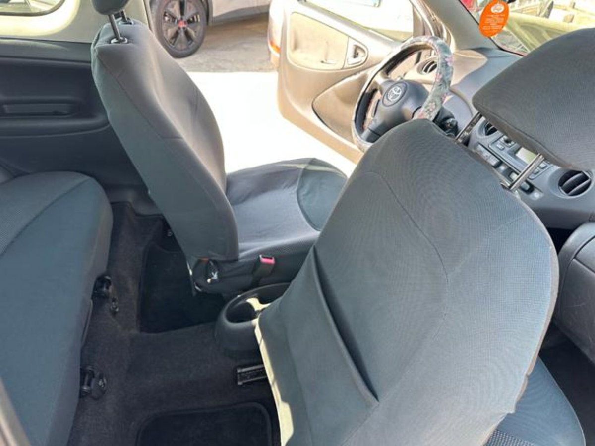 Toyota Yaris D-4D cat 3 porte Sol (13)