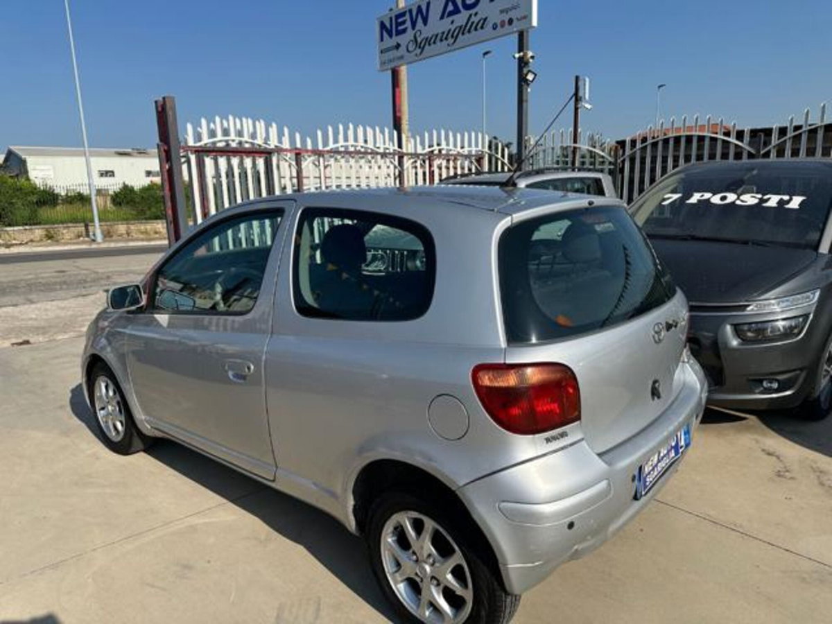 Toyota Yaris D-4D cat 3 porte Sol (4)
