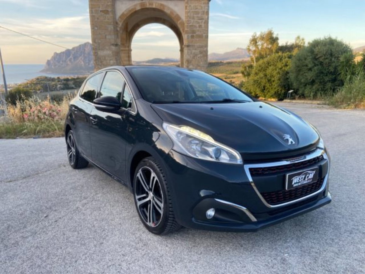 Peugeot 208 Turbo 110 EAT6 S&S 5 porte GT Line (10)