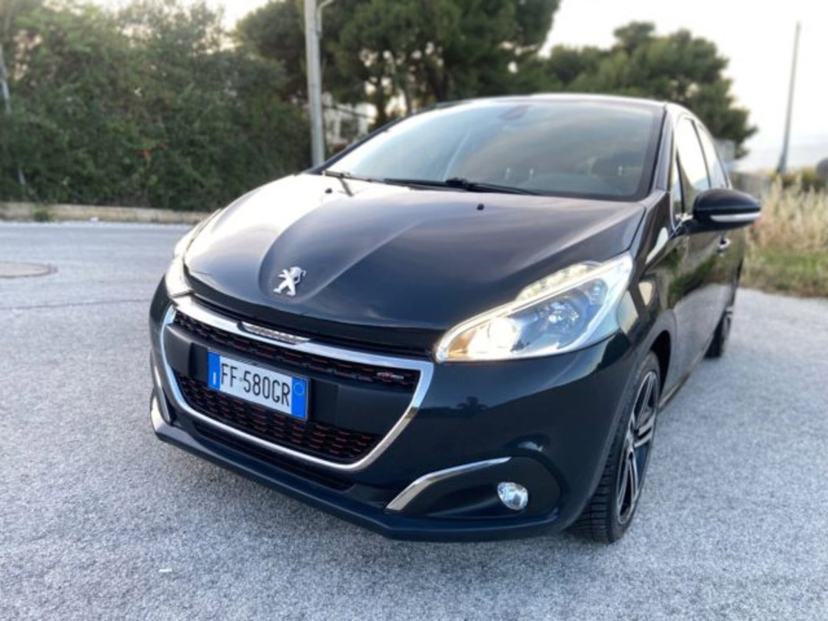 Peugeot 208 Turbo 110 EAT6 S&S 5 porte GT Line (2)