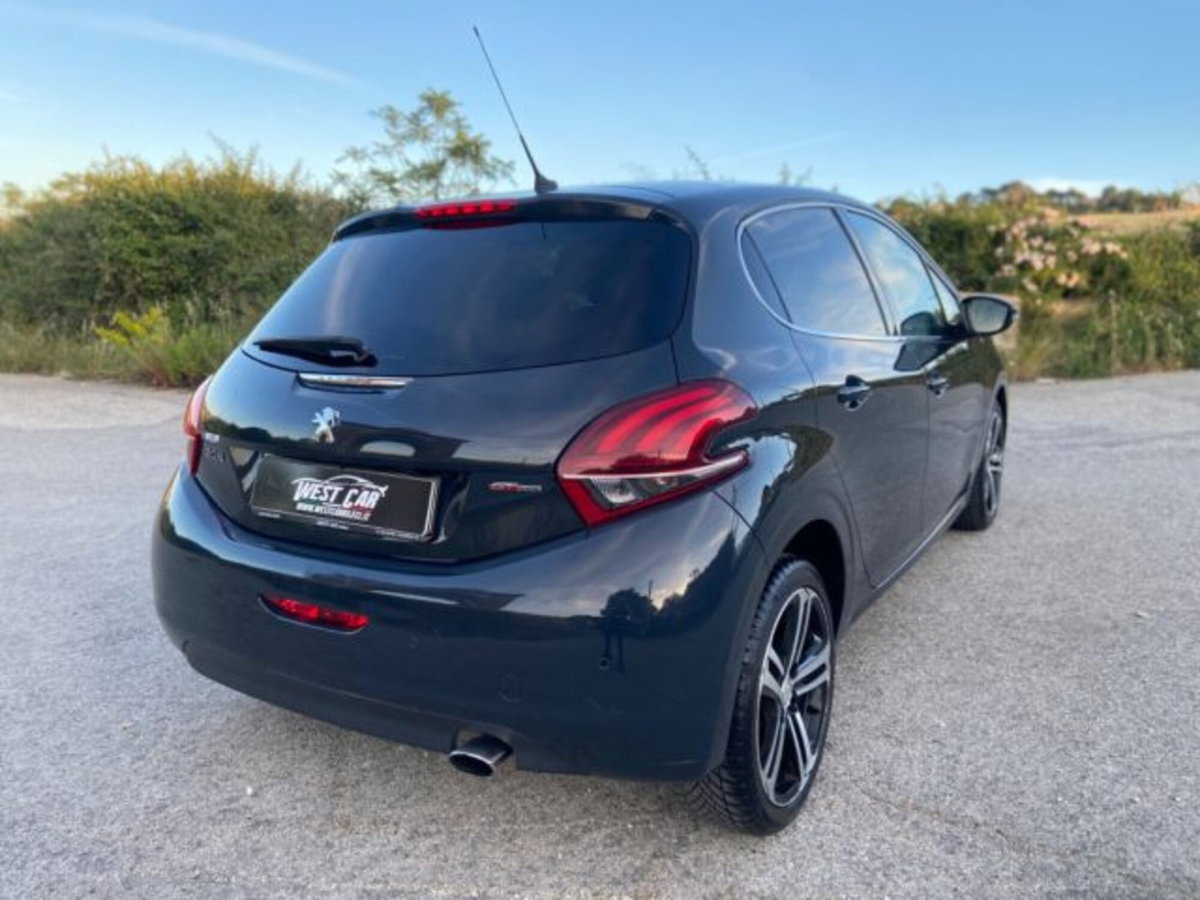 Peugeot 208 Turbo 110 EAT6 S&S 5 porte GT Line (7)