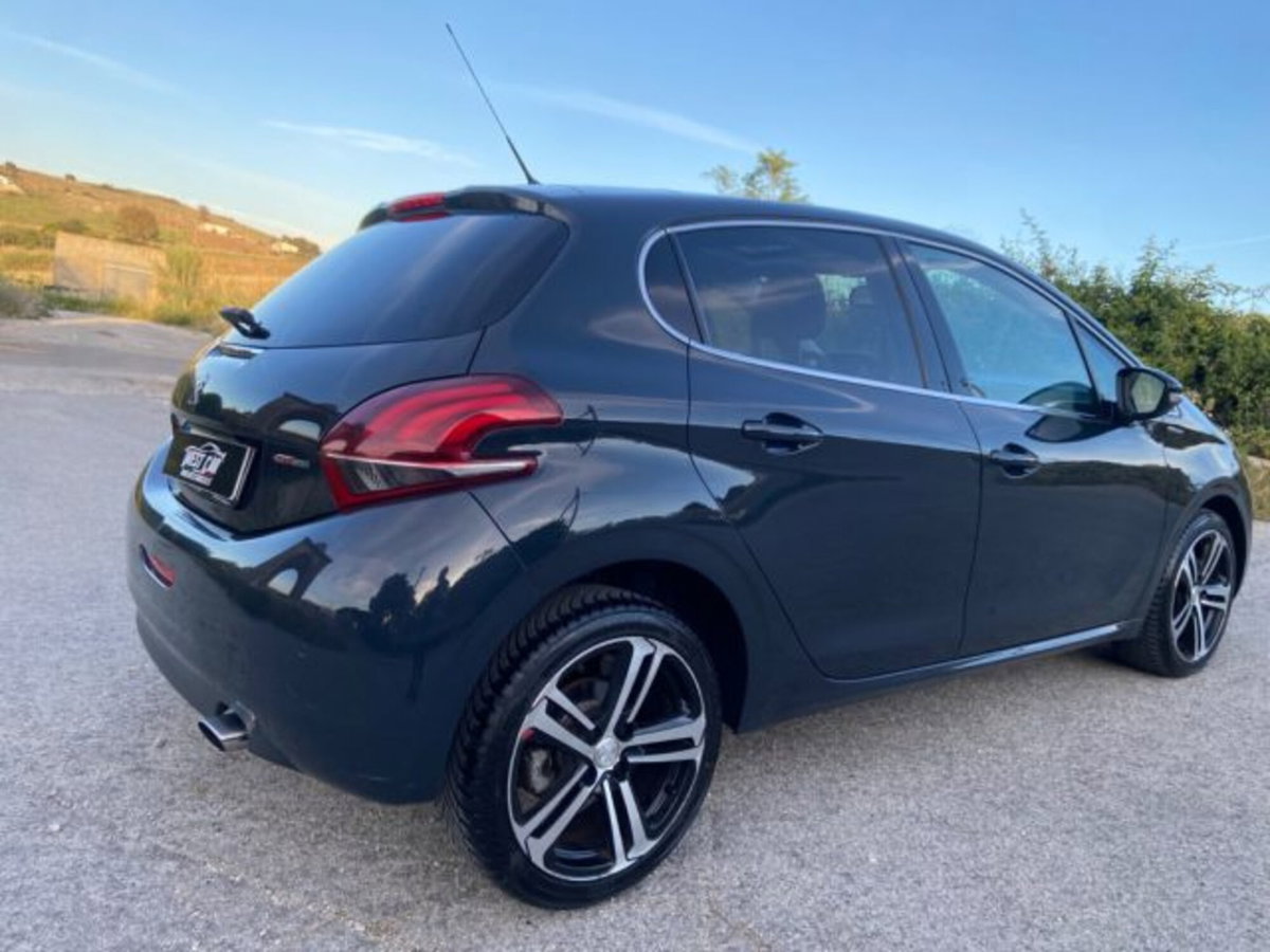 Peugeot 208 Turbo 110 EAT6 S&S 5 porte GT Line (8)