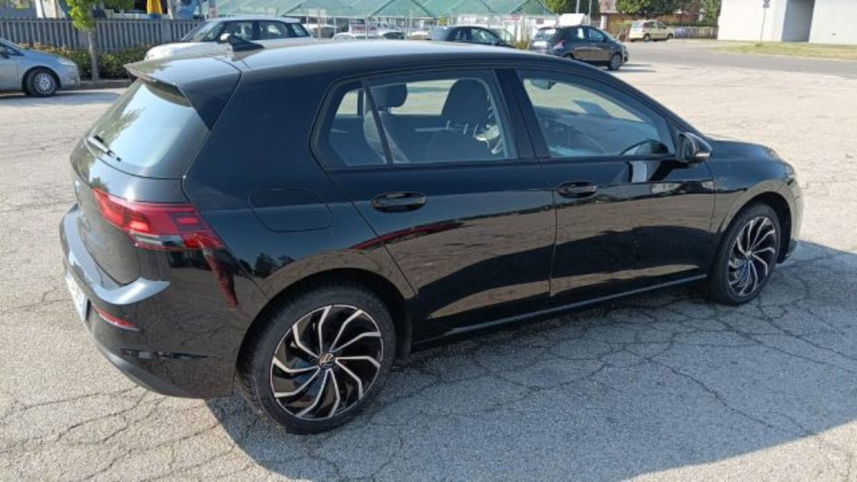 Volkswagen Golf Variant 2.0 TDI SCR DSG Life (2)