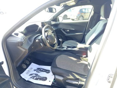 Peugeot 2008 PureTech 100 S&S Allure (14)