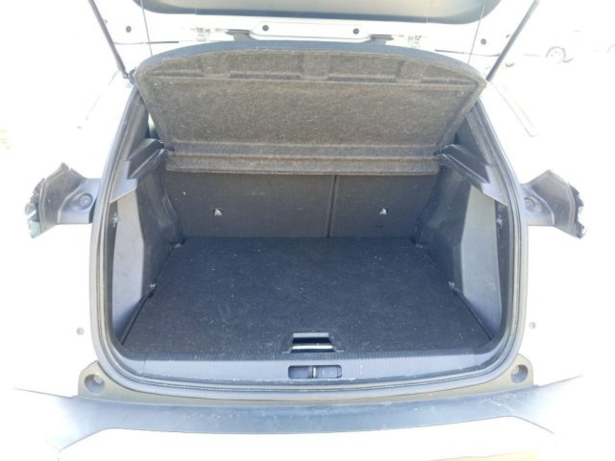 Peugeot 2008 PureTech 100 S&S Allure (5)