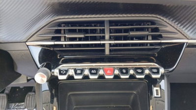 Peugeot 208 1.2 puretech Active s&s 75cv (10)