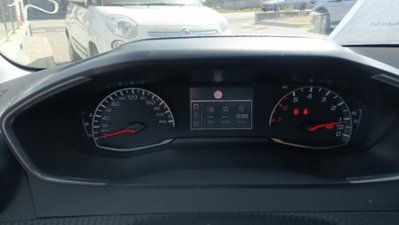 Peugeot 208 1.2 puretech Active s&s 75cv (11)