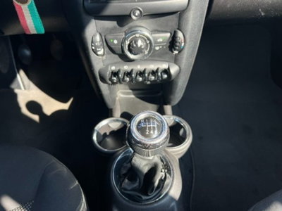 MINI Mini 1.6 16V Cooper D (17)