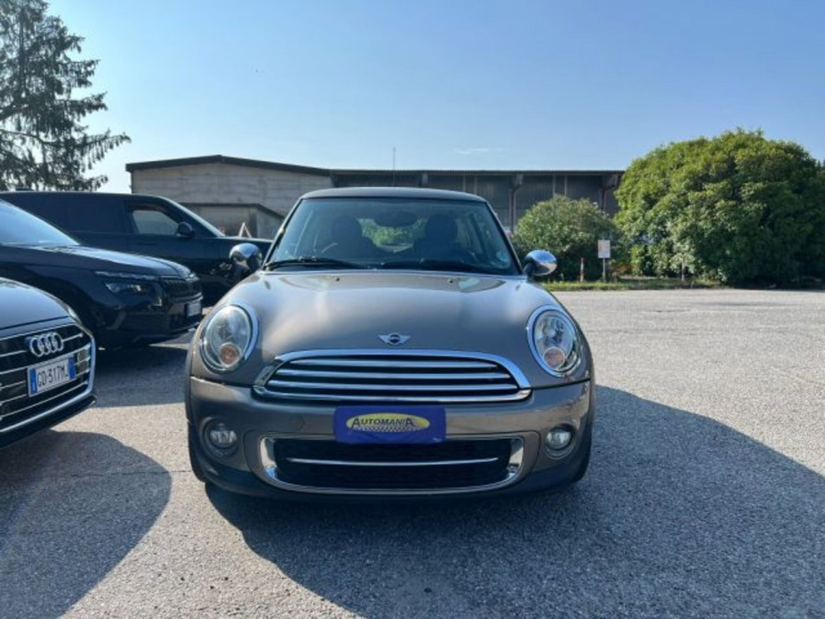 MINI Mini 1.6 16V Cooper D (2)