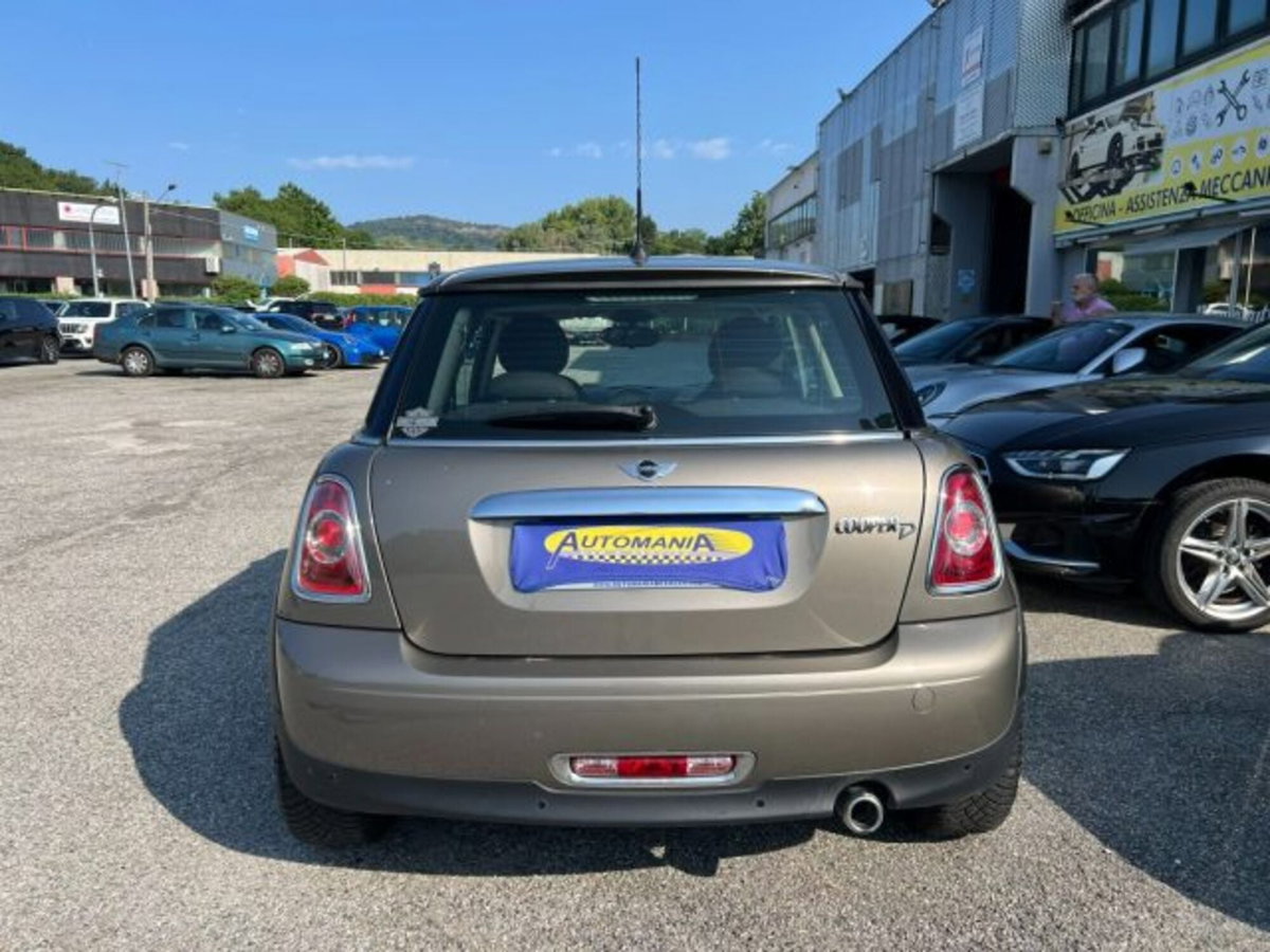MINI Mini 1.6 16V Cooper D (7)