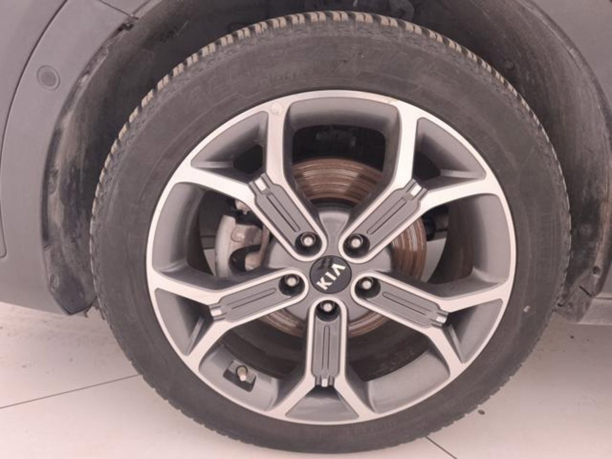Kia XCeed 1.6 GDi 141 CV PHEV DCT High Tech (9)