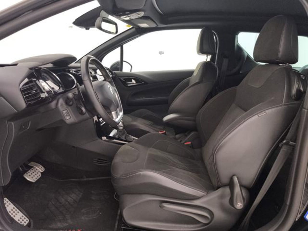 Ds DS 3 Cabrio DS 3 PureTech 110 S&S EAT6 Performance Line Cabrio (11)