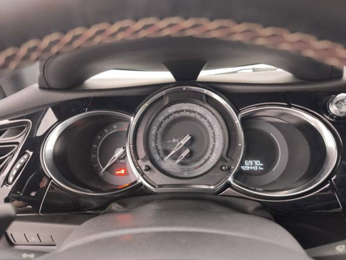 Ds DS 3 Cabrio DS 3 PureTech 110 S&S EAT6 Performance Line Cabrio (13)
