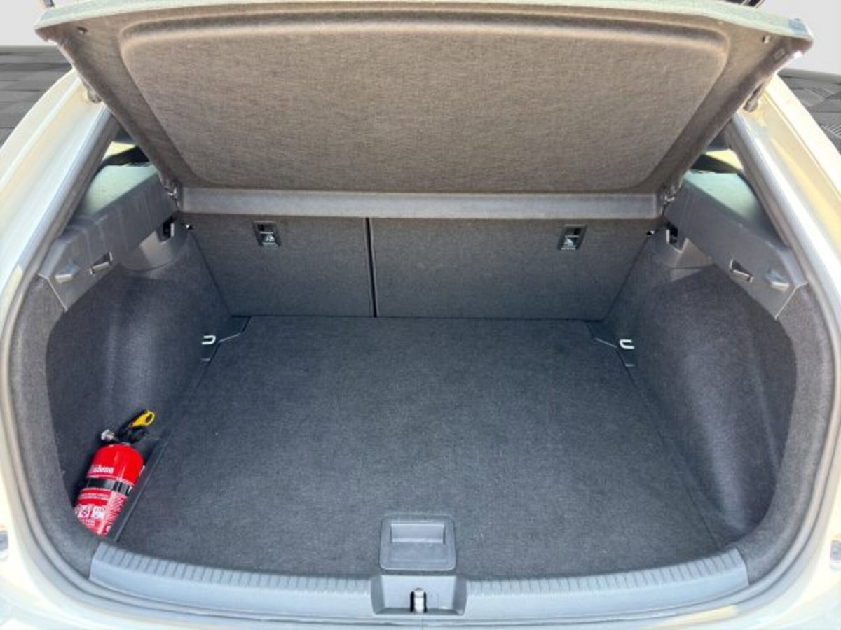Volkswagen Taigo 1.0 TSI 110 CV DSG R-Line (14)