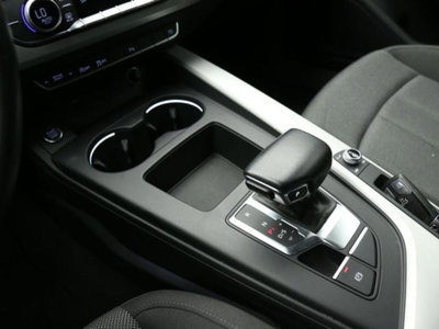 Audi A4 Avant 35 TDI/163 CV S tronic Business Advanced (10)