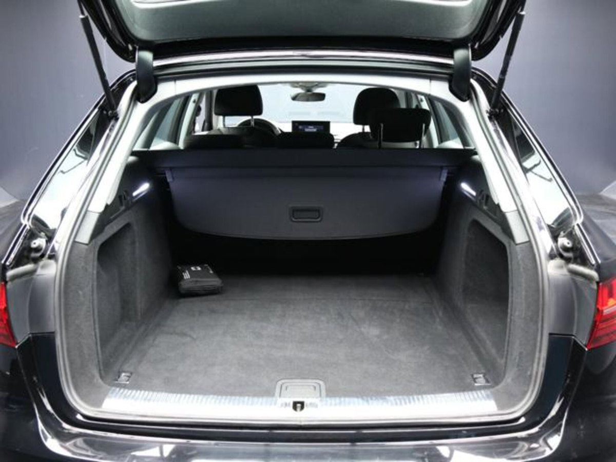 Audi A4 Avant 35 TDI/163 CV S tronic Business Advanced (12)