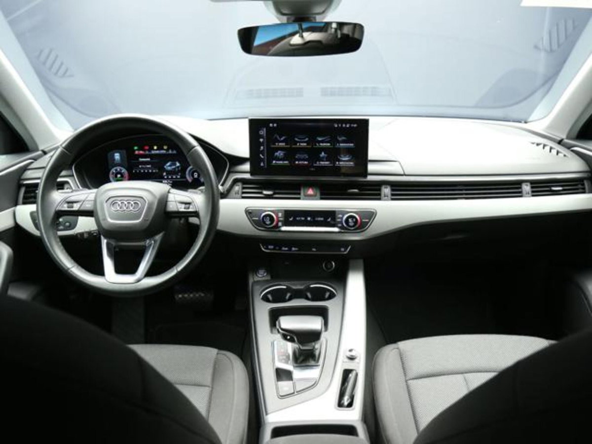 Audi A4 Avant 35 TDI/163 CV S tronic Business Advanced (8)