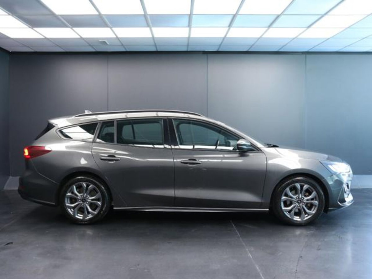 Ford Focus Station Wagon 1.0 EcoBoost Hybrid 155 CV SW ST-Line (6)