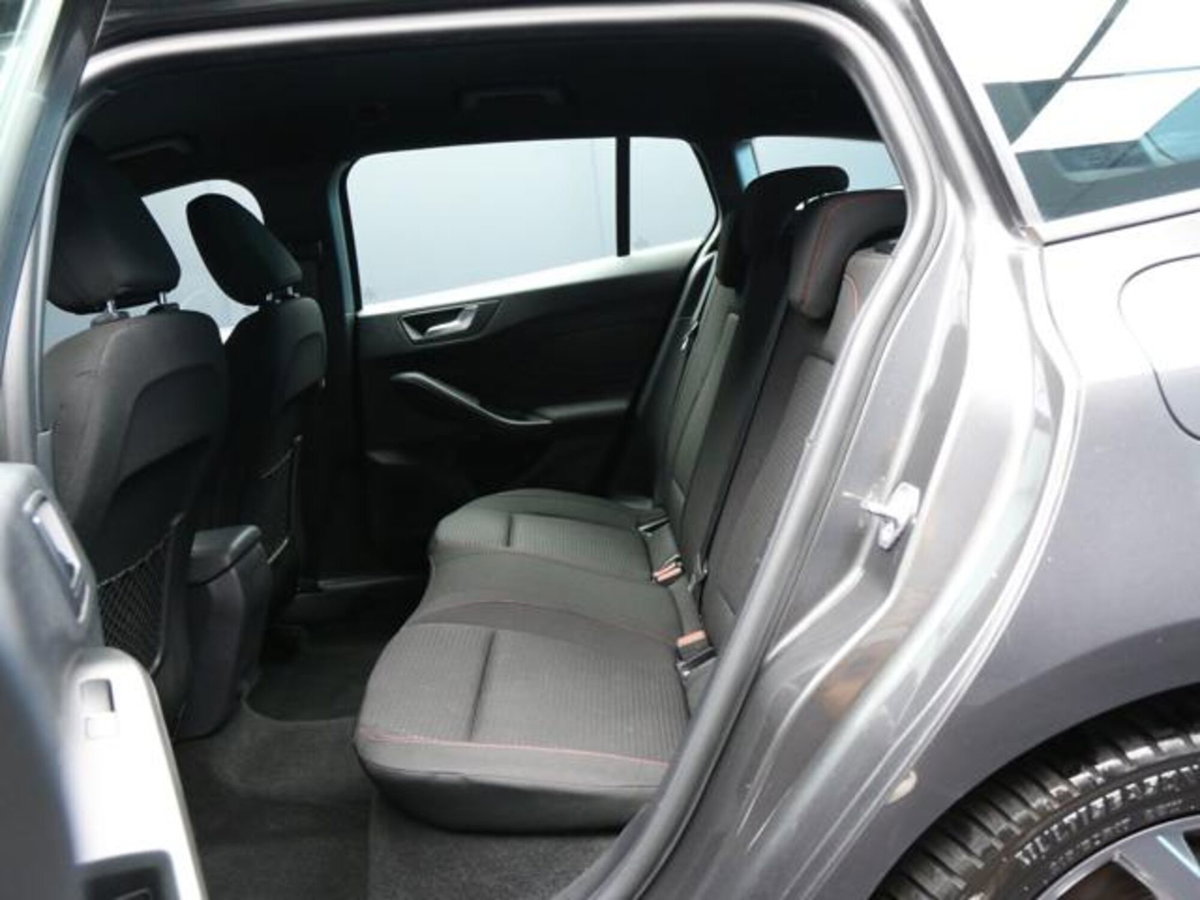 Ford Focus Station Wagon 1.0 EcoBoost Hybrid 155 CV SW ST-Line (8)