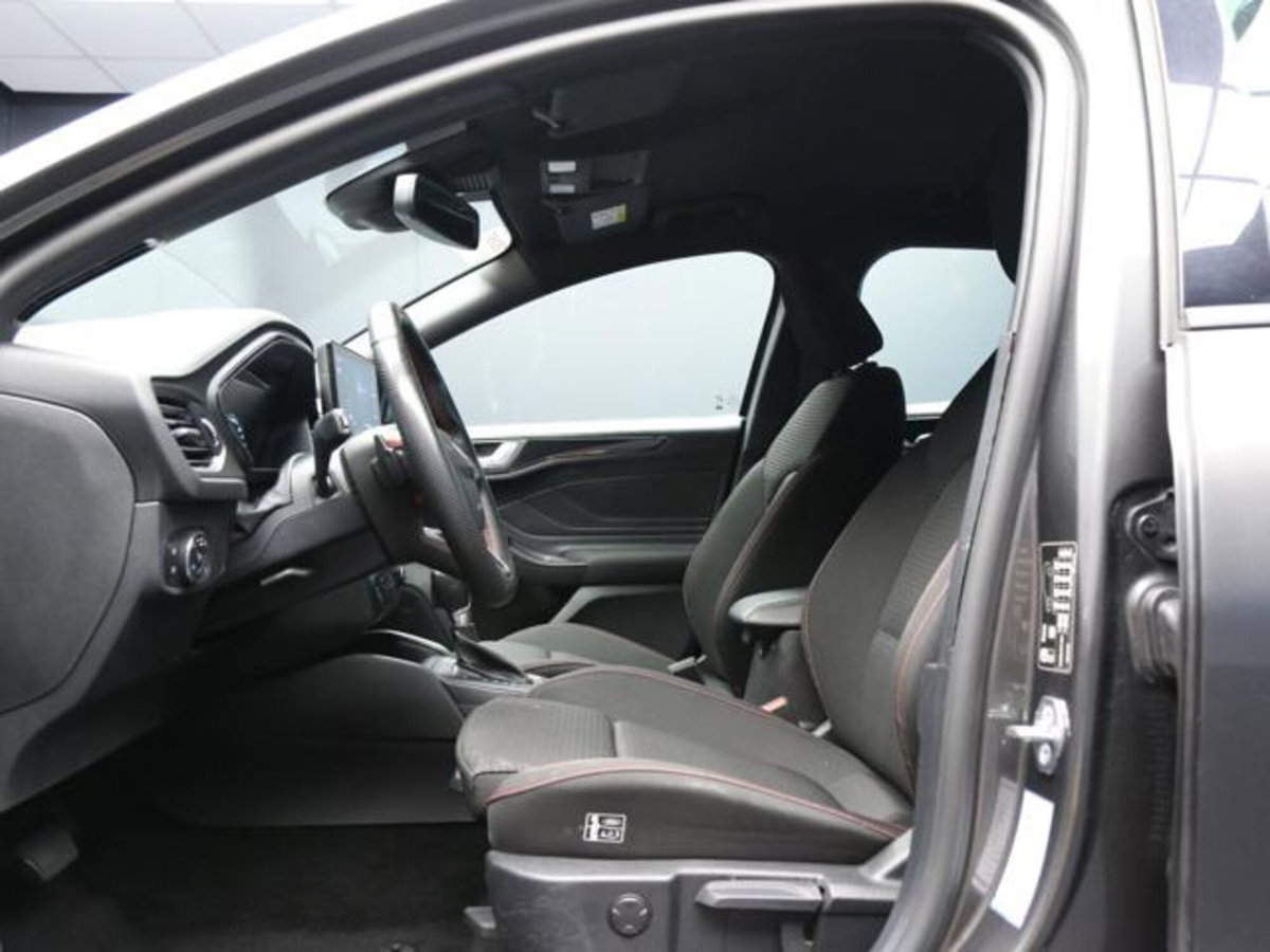 Ford Focus Station Wagon 1.0 EcoBoost Hybrid 155 CV SW ST-Line (9)