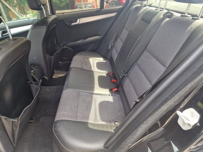 Mercedes-Benz Classe C Station Wagon 220 d Exclusive (12)