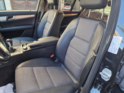 Mercedes-Benz Classe C Station Wagon 220 d Exclusive (13)