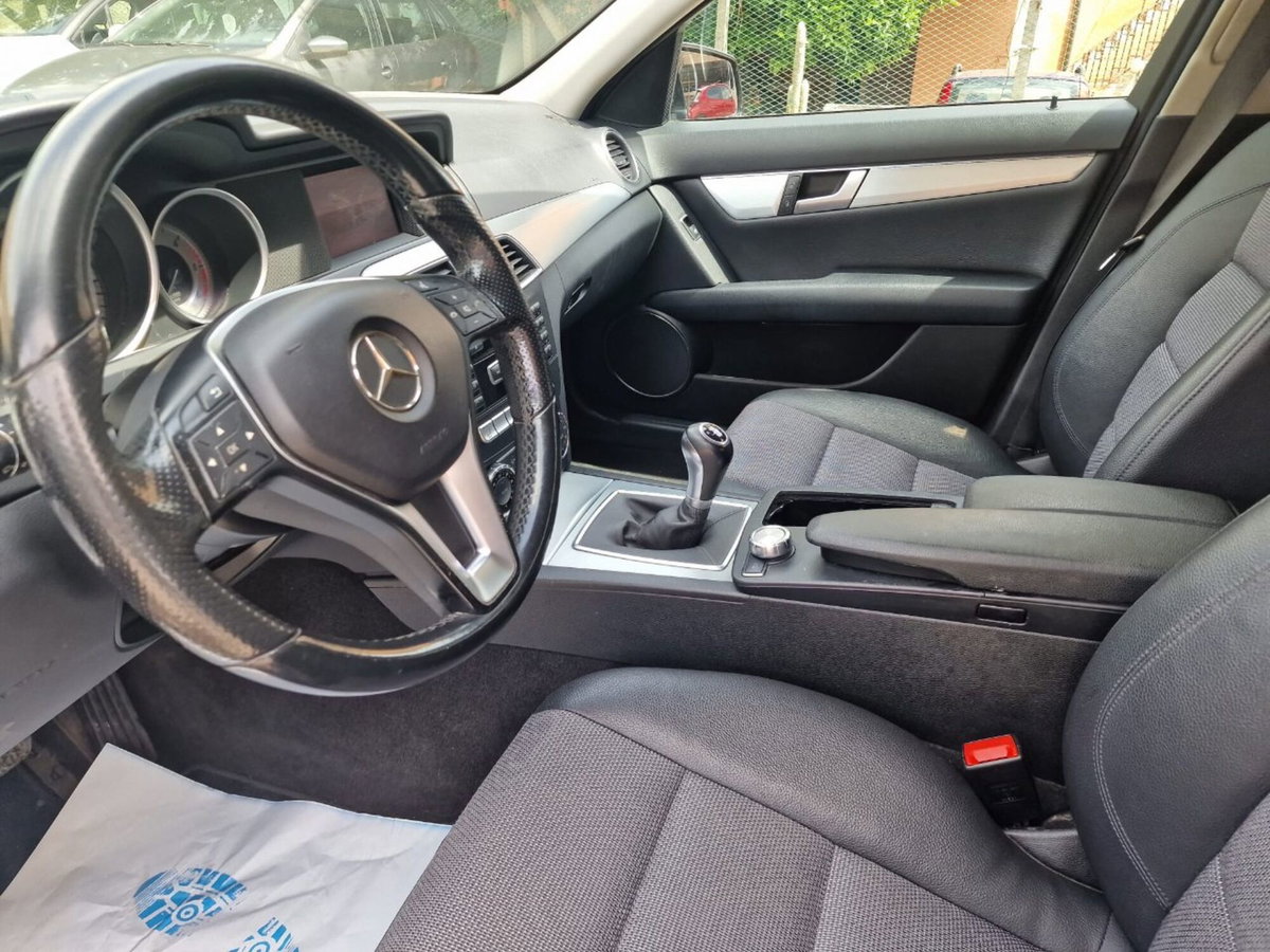 Mercedes-Benz Classe C Station Wagon 220 d Exclusive (16)