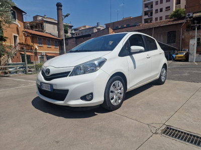 Toyota Yaris 1.3 5 porte Active (11)